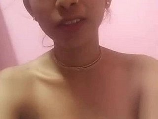 मलेशियाई तमिल लड़की छोटे स्तन