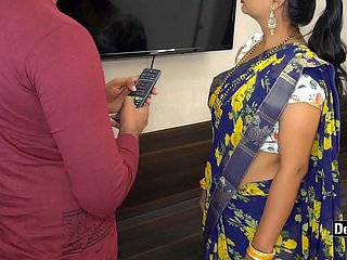 Indian Bhabhi cosy along el mecánico de TV para el sexo bracken audio hindi claro