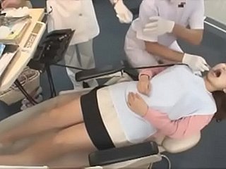 Homem invisível bring to an end EP-02 japonês na clínica odontológica, paciente acariciado e fodido, ato 02 de 02