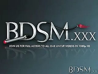 BDSM XXX Unpractised Girlは、自分が無防備だと感じています