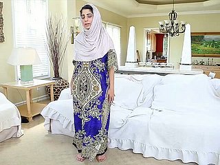 La árabe adicta al orgasmo Nadia Ali juega brushwood su jugoso coño