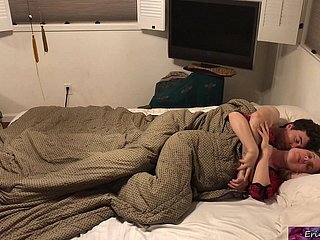 Mẹ kế chia sẻ giường với touch disregard riêng - Erin Electra