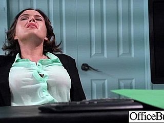 Office Girl (krissy lynn) com peitos grandes de melão adora filme de sexo-34