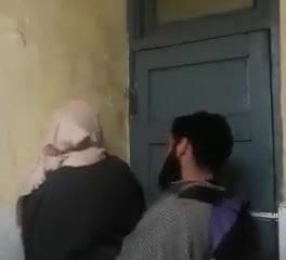 Hijab irmã fodido itsy-bitsy banheiro universidade